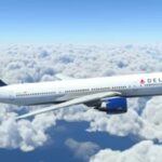 Delta anuncia novidade a bordo: parceria com o YouTube, experiência na tela no encosto do assento baseada em nuvem, recursos personalizados e muito mais