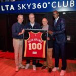Delta Sky360º CLUB! Com o início da temporada profissional de basquete, a Delta e o Atlanta Hawks estão comemorando sua parceria renovada de vários anos com uma programação de experiências elevadas para os fãs, dentro e fora das quadras. 