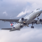 LATAM registra salto de mais de 40% na oferta doméstica em Porto Alegre e supera 56 mil voos em Brasília em 2025